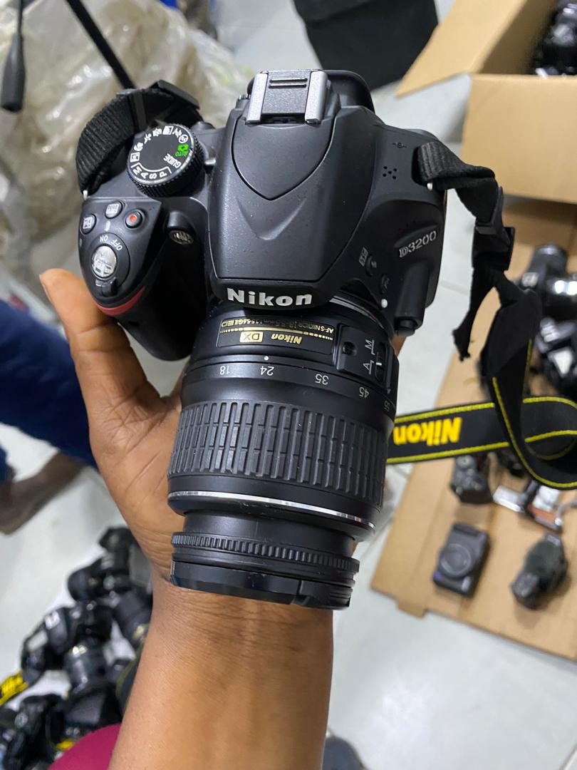 Nikkon D3200