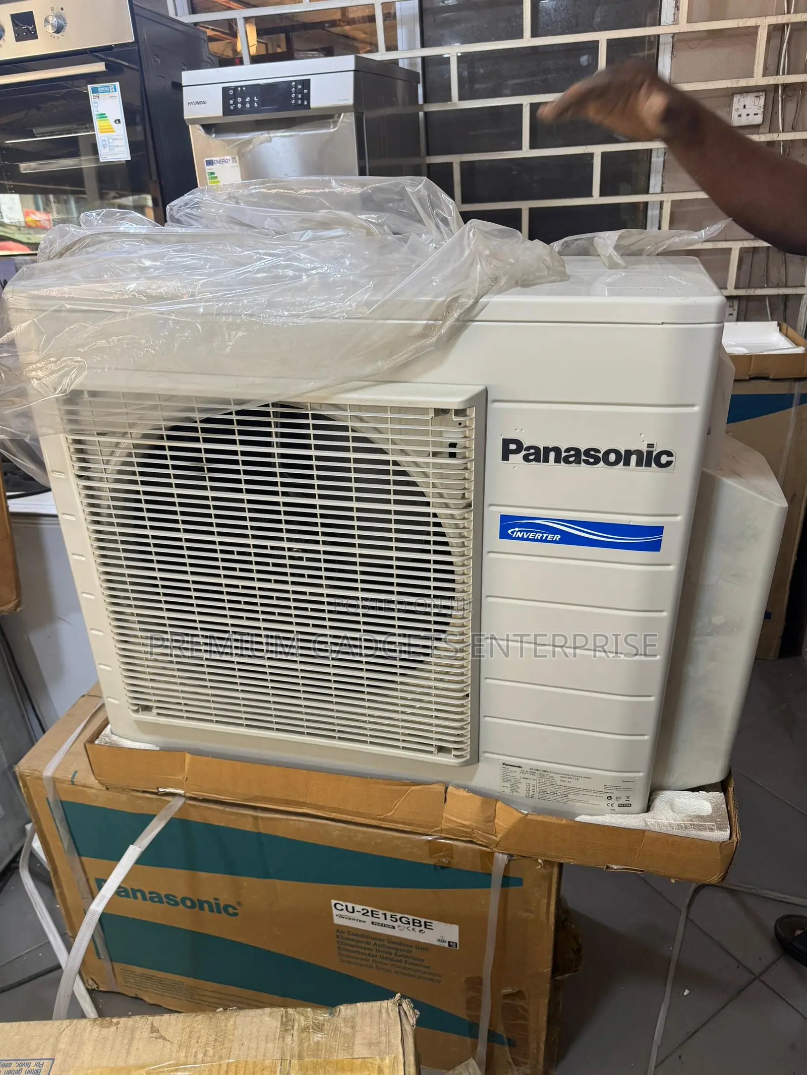 Panasonic multi unit split 6hp (one outdoor and 4x 1.5hp indoors)